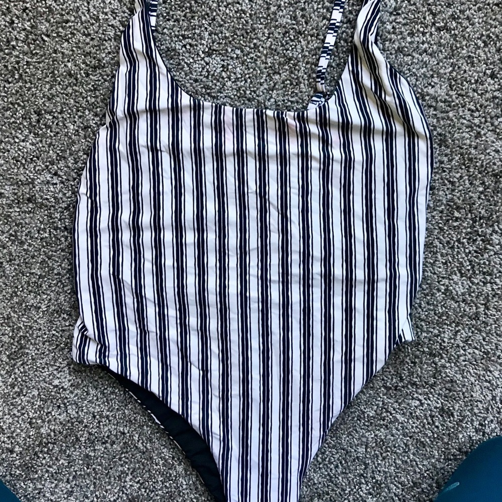 (Billabong) high-cut one piece